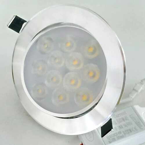 12W LED ЛУНA за Вграждане Студена Светлина 6500К - Затвори