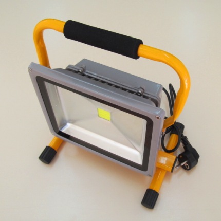 LED ПРОЖЕКТОР 50W 6000K със Стойка LED ПРОЖЕКТОР 50W 6000K със Стойка