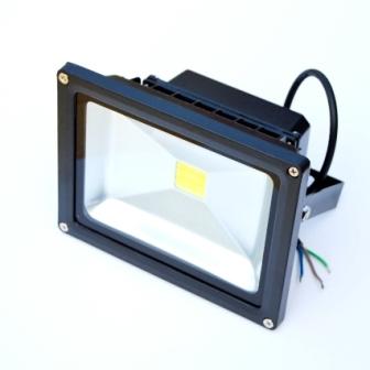 LED ПРОЖЕКТОР 20W 6000К - Затвори