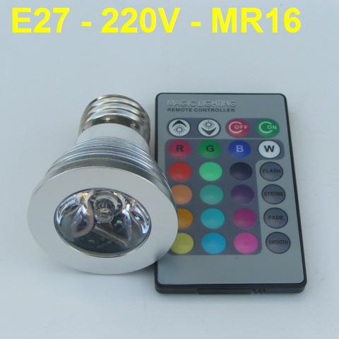 RGB LED Луничка E27 3W с Дистанционно Управление - Затвори